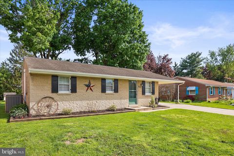 Photo of 832 Hartman Avenue, HANOVER, PA 17331 (MLS # PAYK2101852)