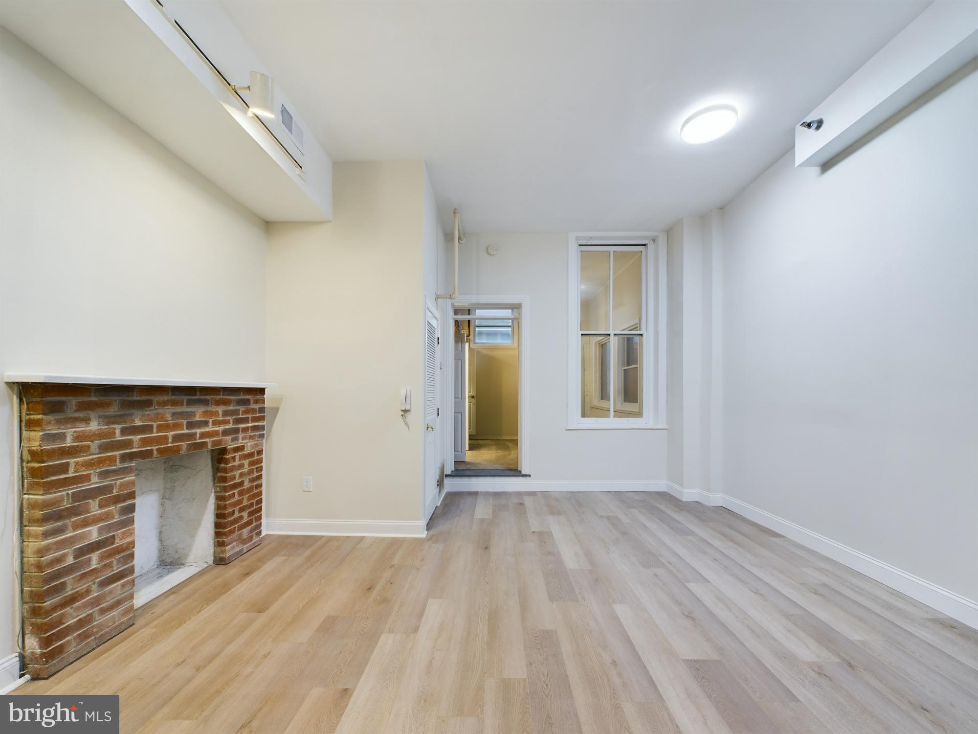 OLD CITY - Residential Lease