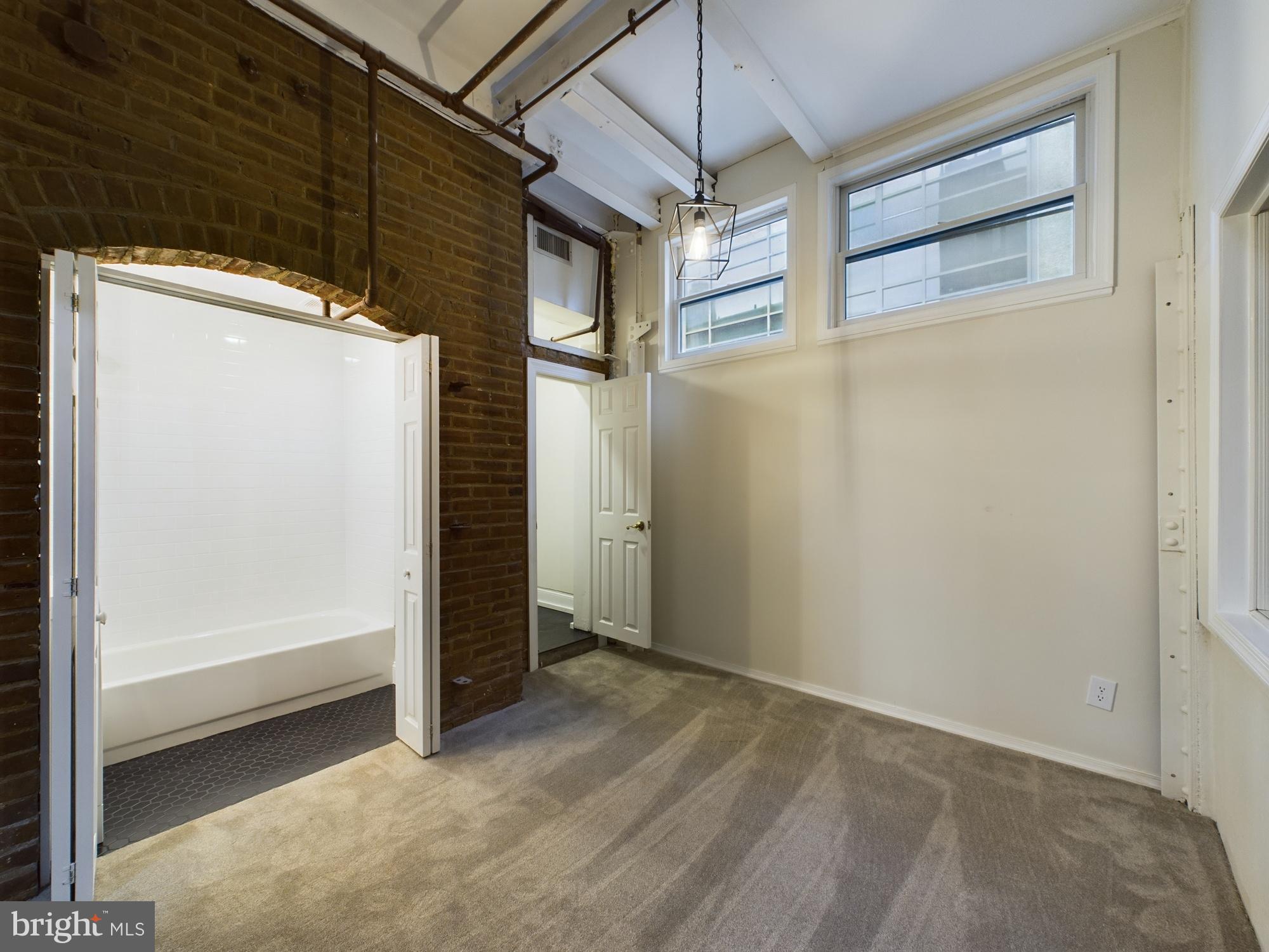 OLD CITY - Residential Lease