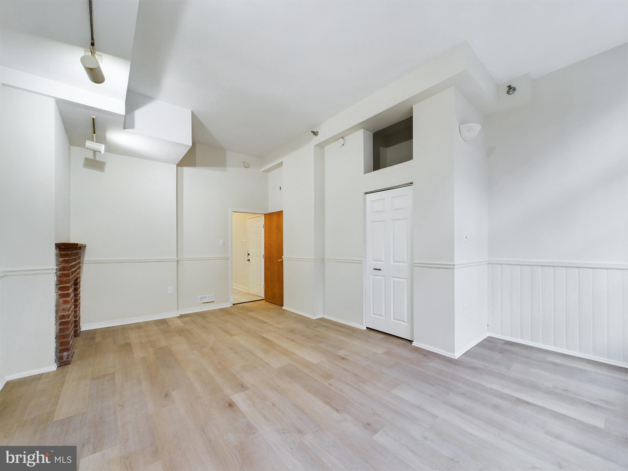 OLD CITY - Residential Lease