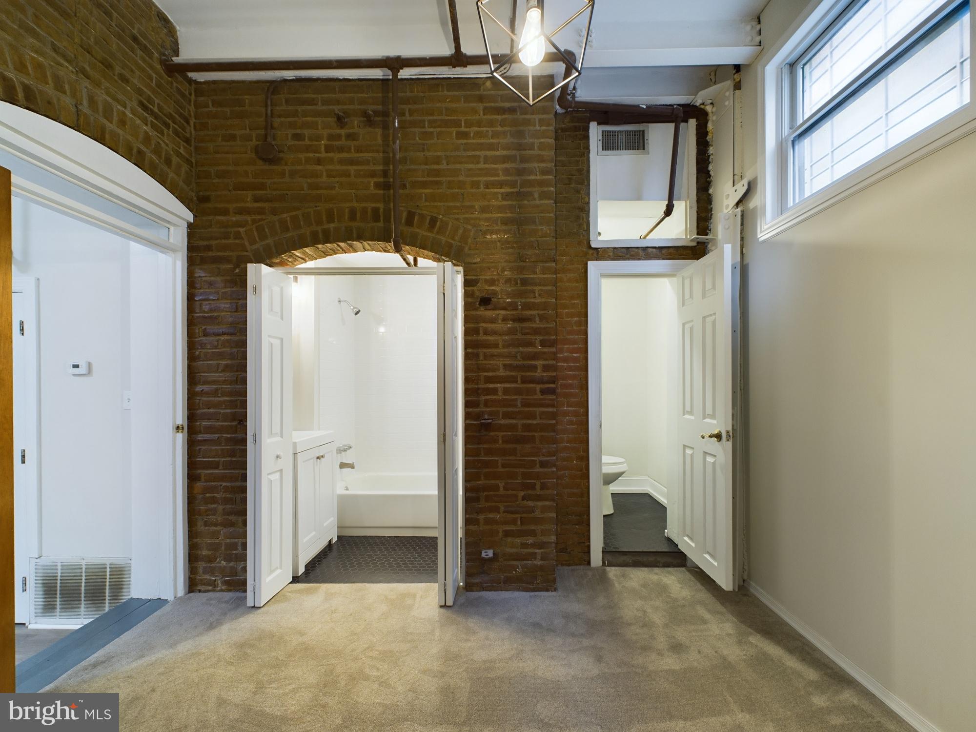 OLD CITY - Residential Lease