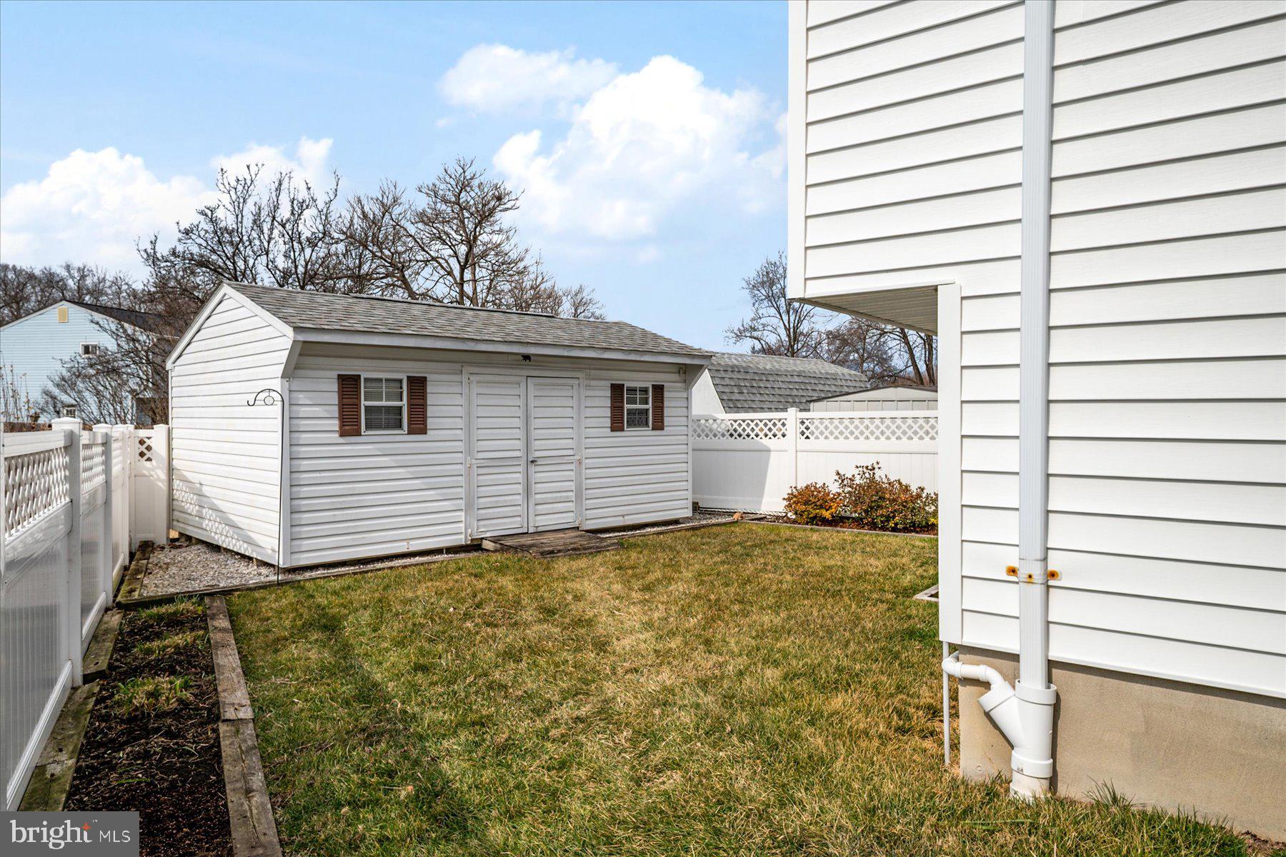 QUEENS PARK - Residential