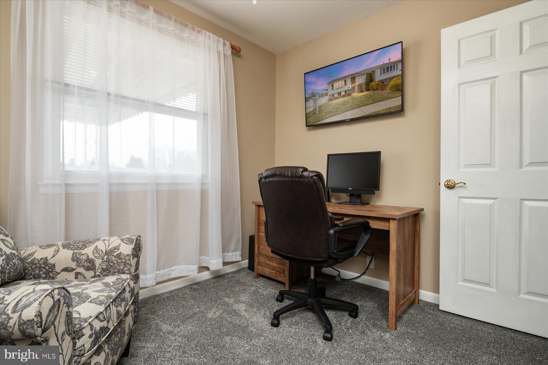 QUEENS PARK - Residential