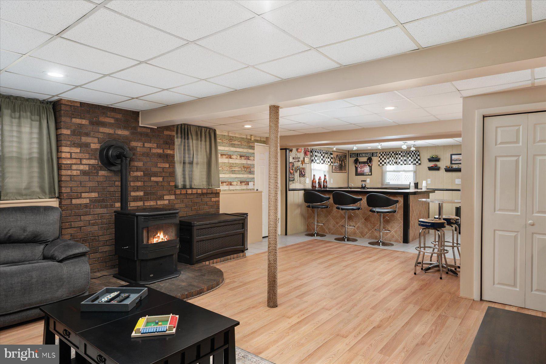 QUEENS PARK - Residential