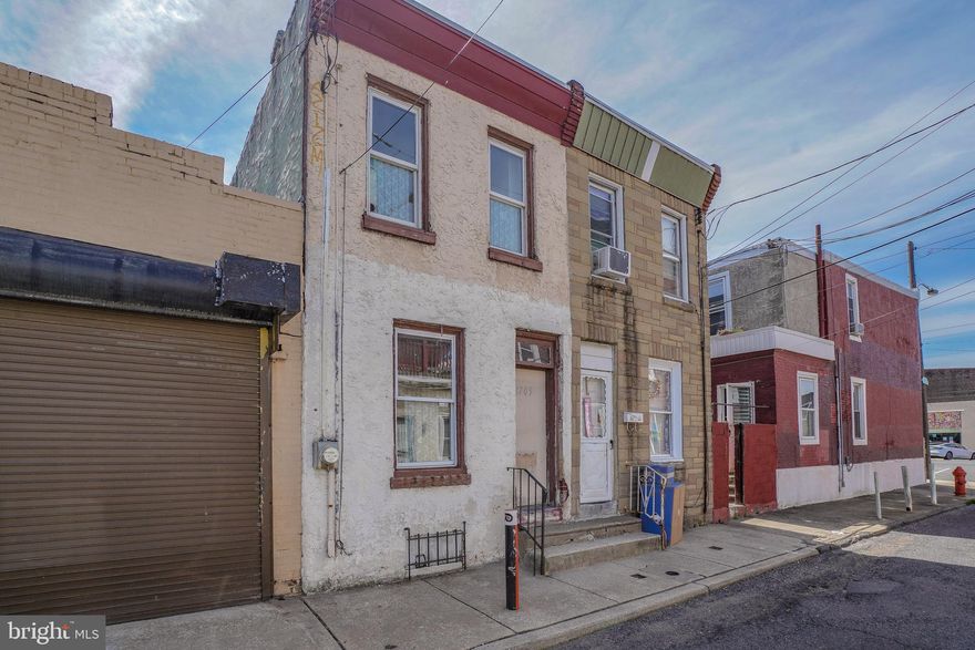 New to the market. House is in need of updating. Adorable 2 bed 1 bath on dead end street. Great opportunity to have some sweat equity or add a rental to your portfolio.