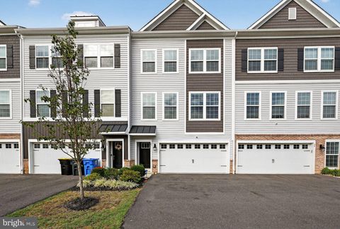 Photo of 61 Autumn Park Drive, MEDFORD, NJ 08055 (MLS # NJBL2096122)