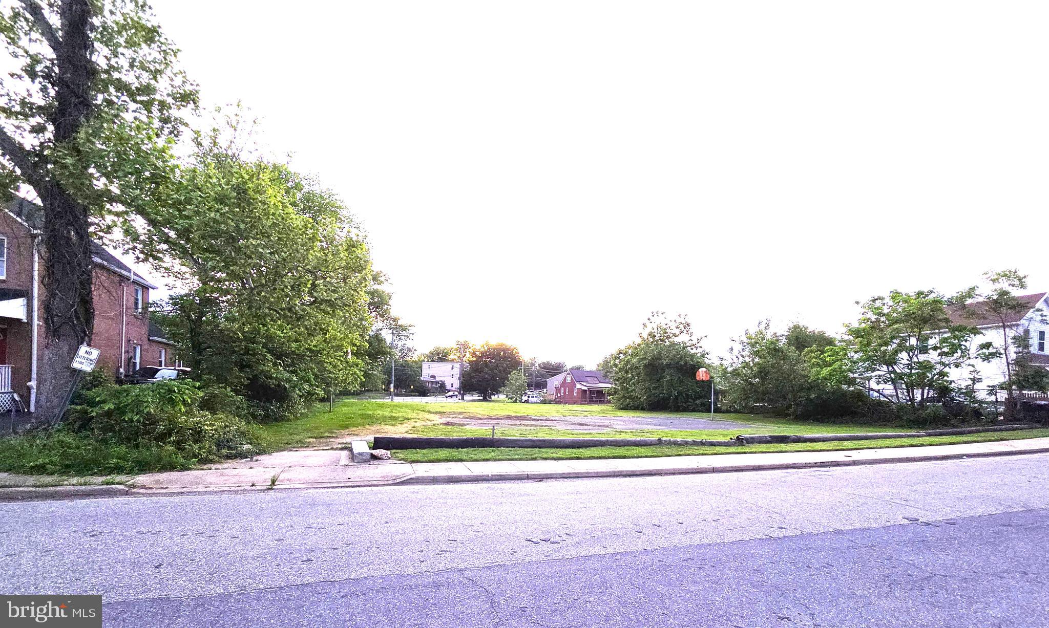 FAIRMOUNT HEIGHTS - Land