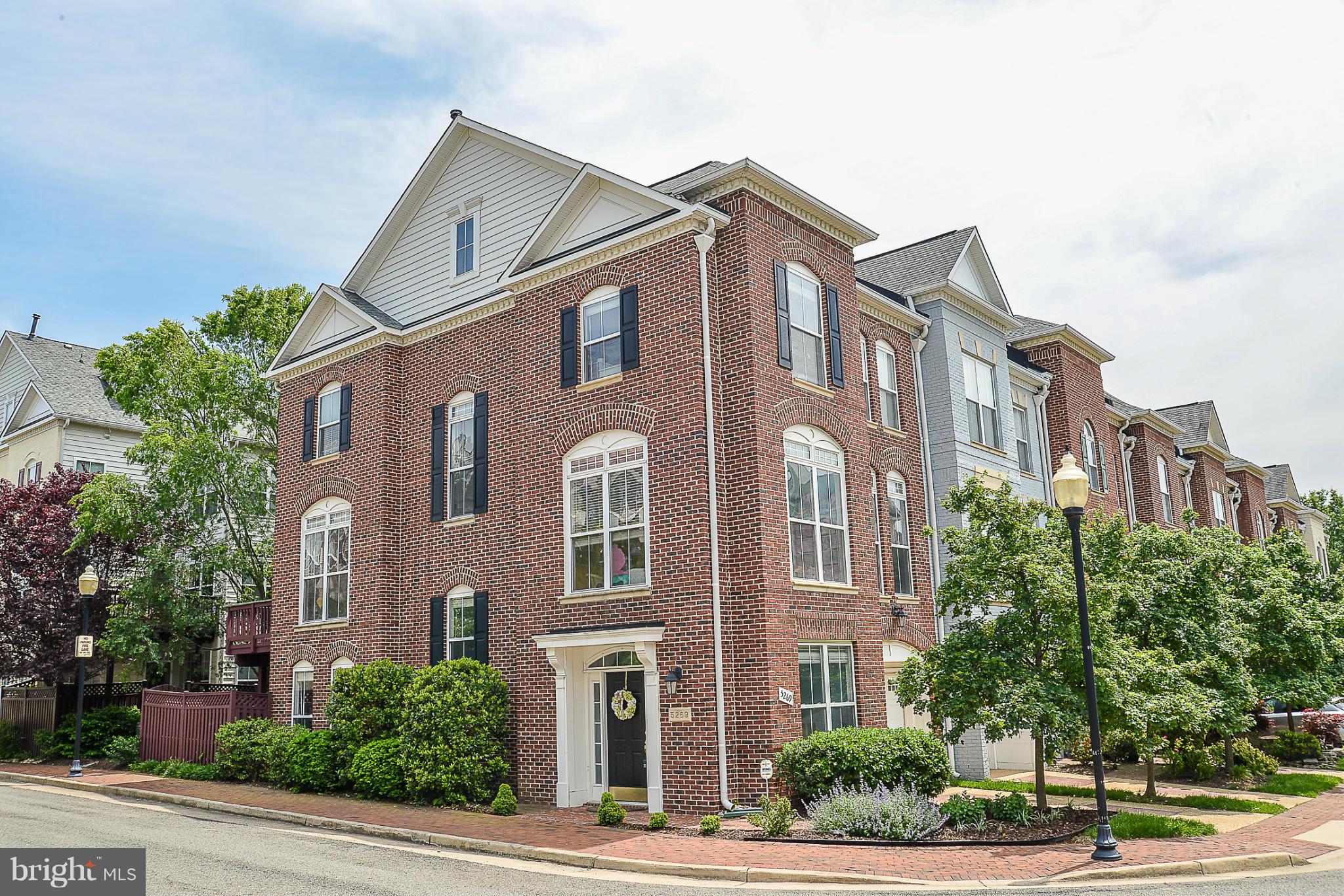 CAMERON STATION - Residential