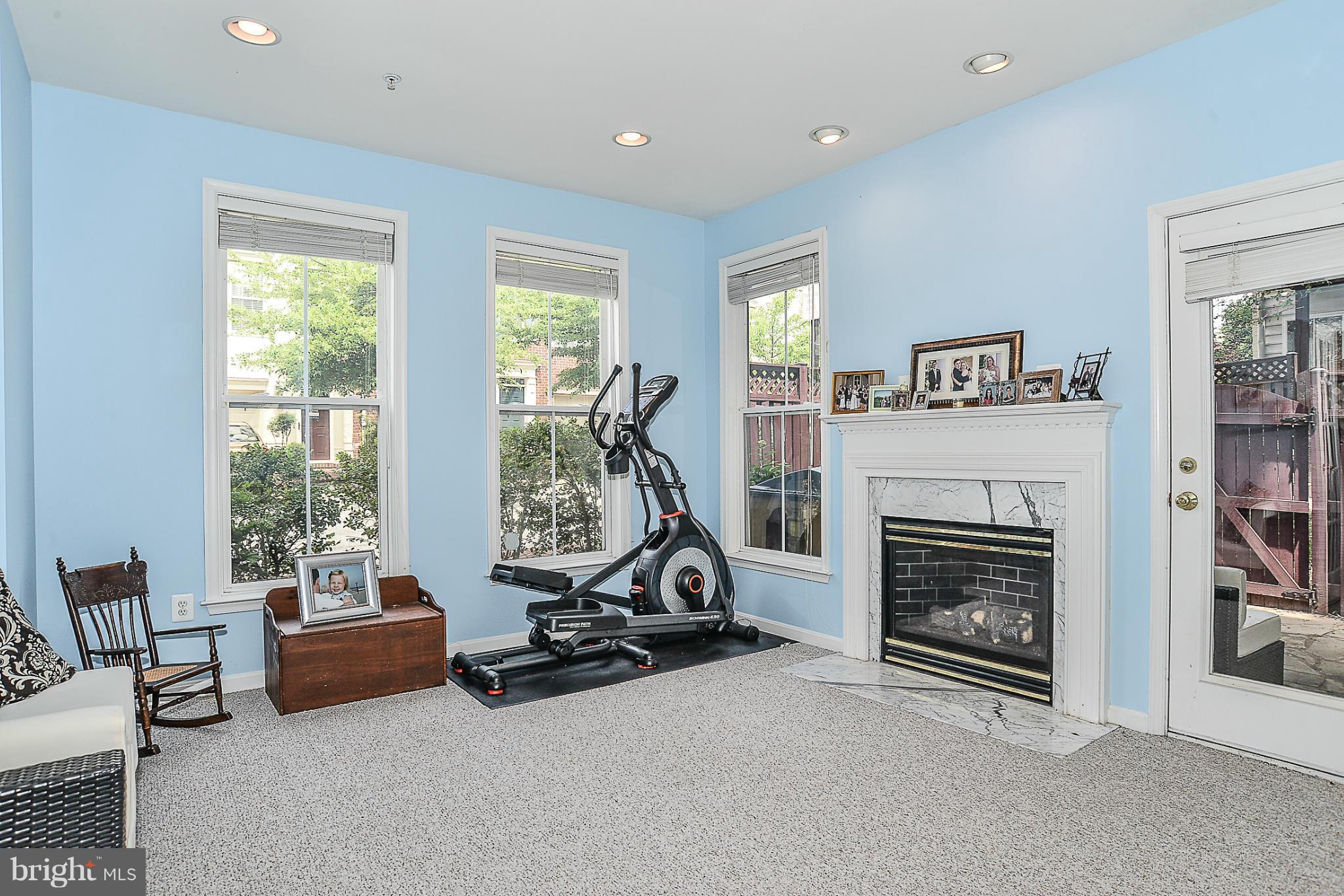 CAMERON STATION - Residential