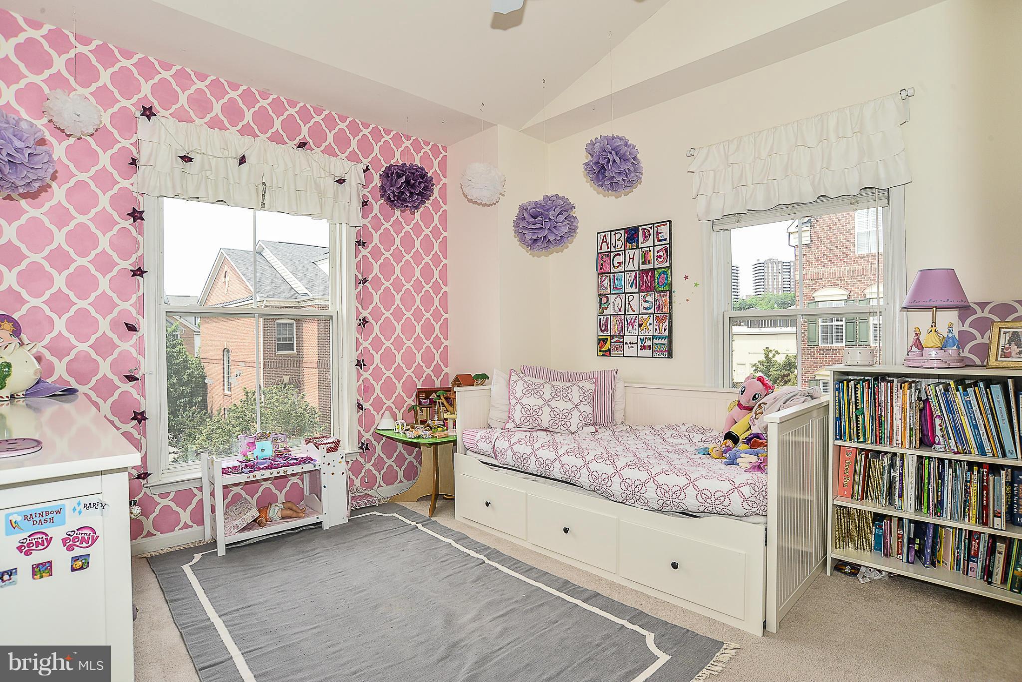 CAMERON STATION - Residential