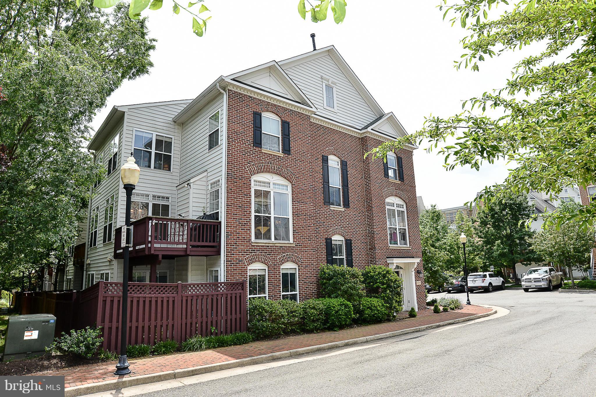 CAMERON STATION - Residential