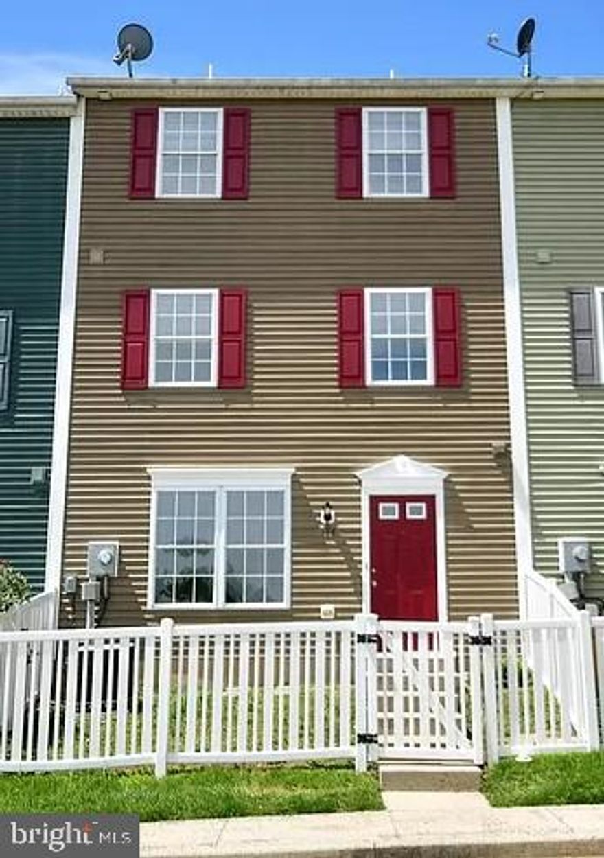 This 3 level townhome style condo offers a wonderful floor plan! Main level offers spacious living room, dining area and well equip kitchen with pantry.  Second level offers two bedrooms, full bath and laundry and entire third level offers a huge primary bedroom , two walk-in closets and a private bath.  This unit faces the parking lot for easy access and has a fenced in yard.  Two assigned parking spaces. Minutes to Cunningham Falls, Catoctin Mountain State and many town parks, schools, shopping and commuter routes.  Reasonable condo fee and it includes water and sewer.  A must see.