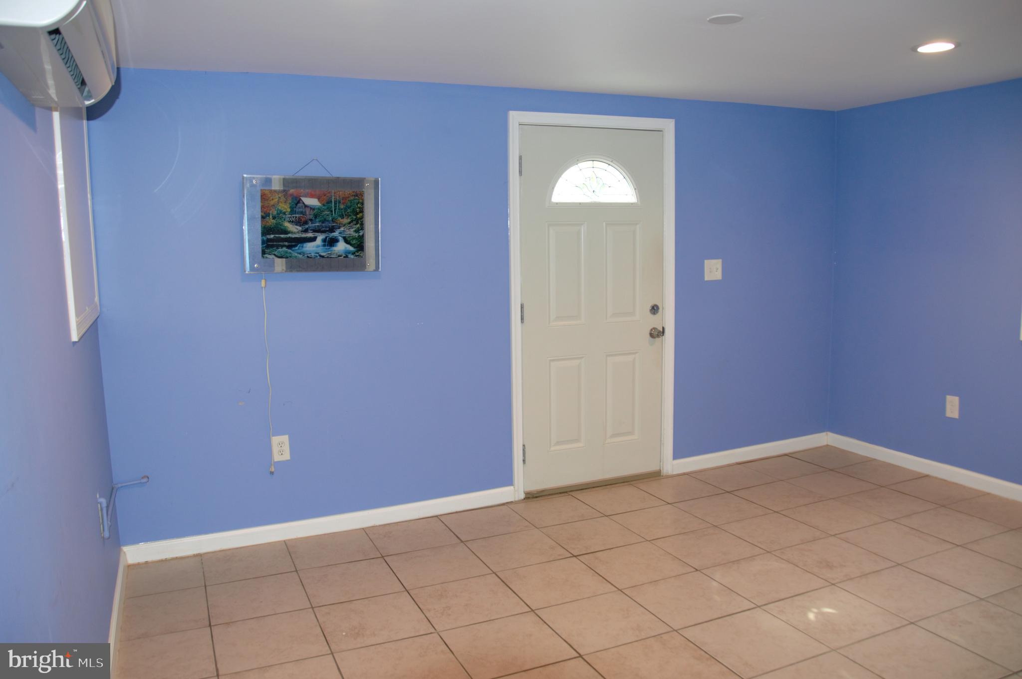 NORTH SPRINGFIELD - Residential Lease