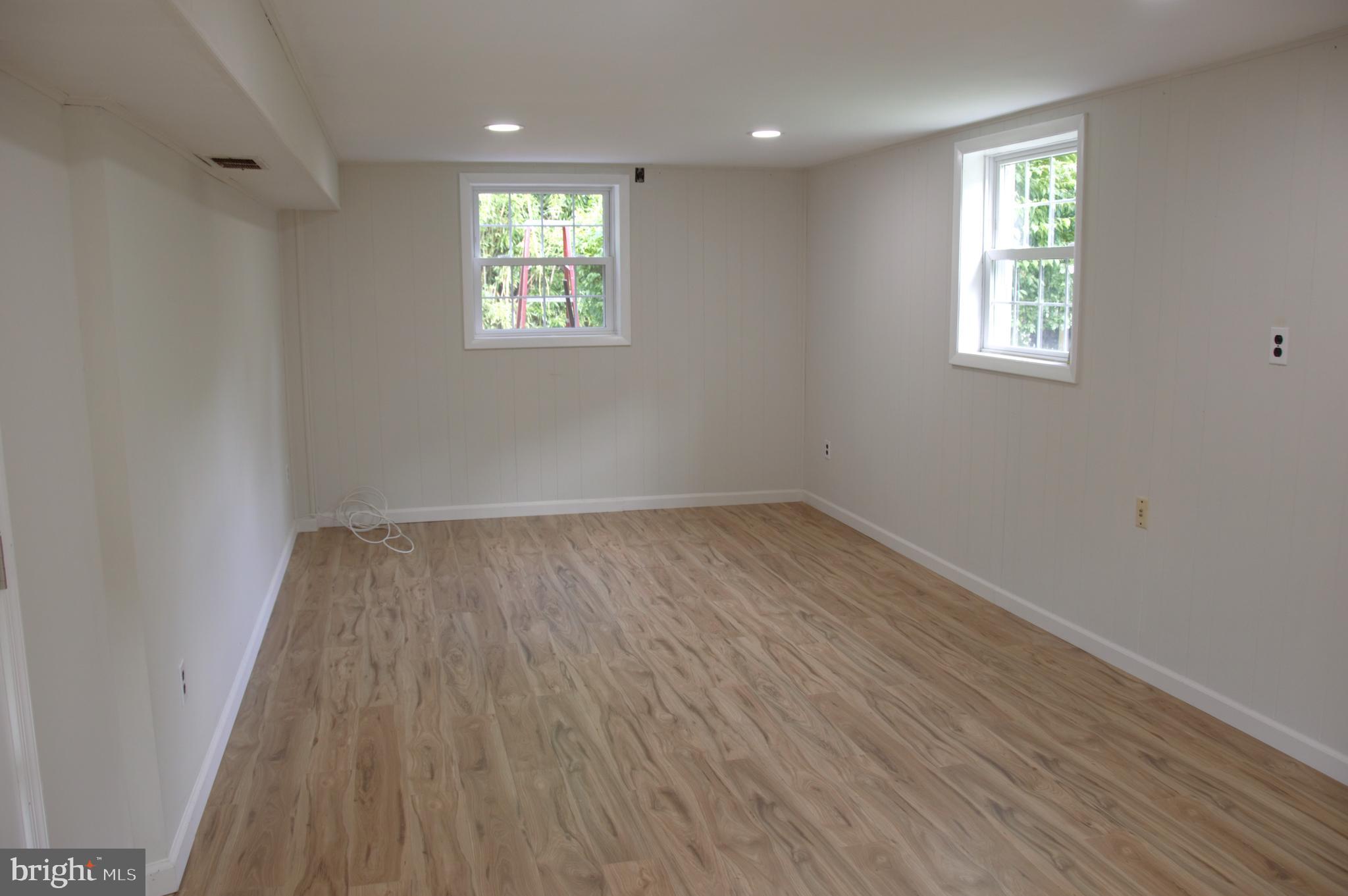 NORTH SPRINGFIELD - Residential Lease