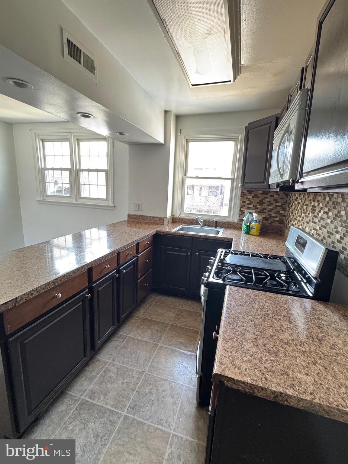 PHILADELPHIA (NORTHWEST) - Residential