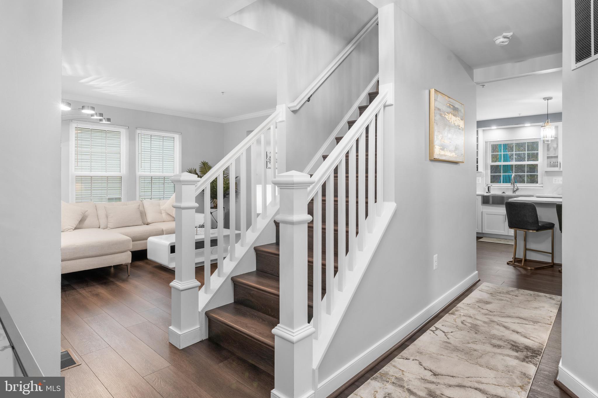 10106 GOLDFINCH COURT