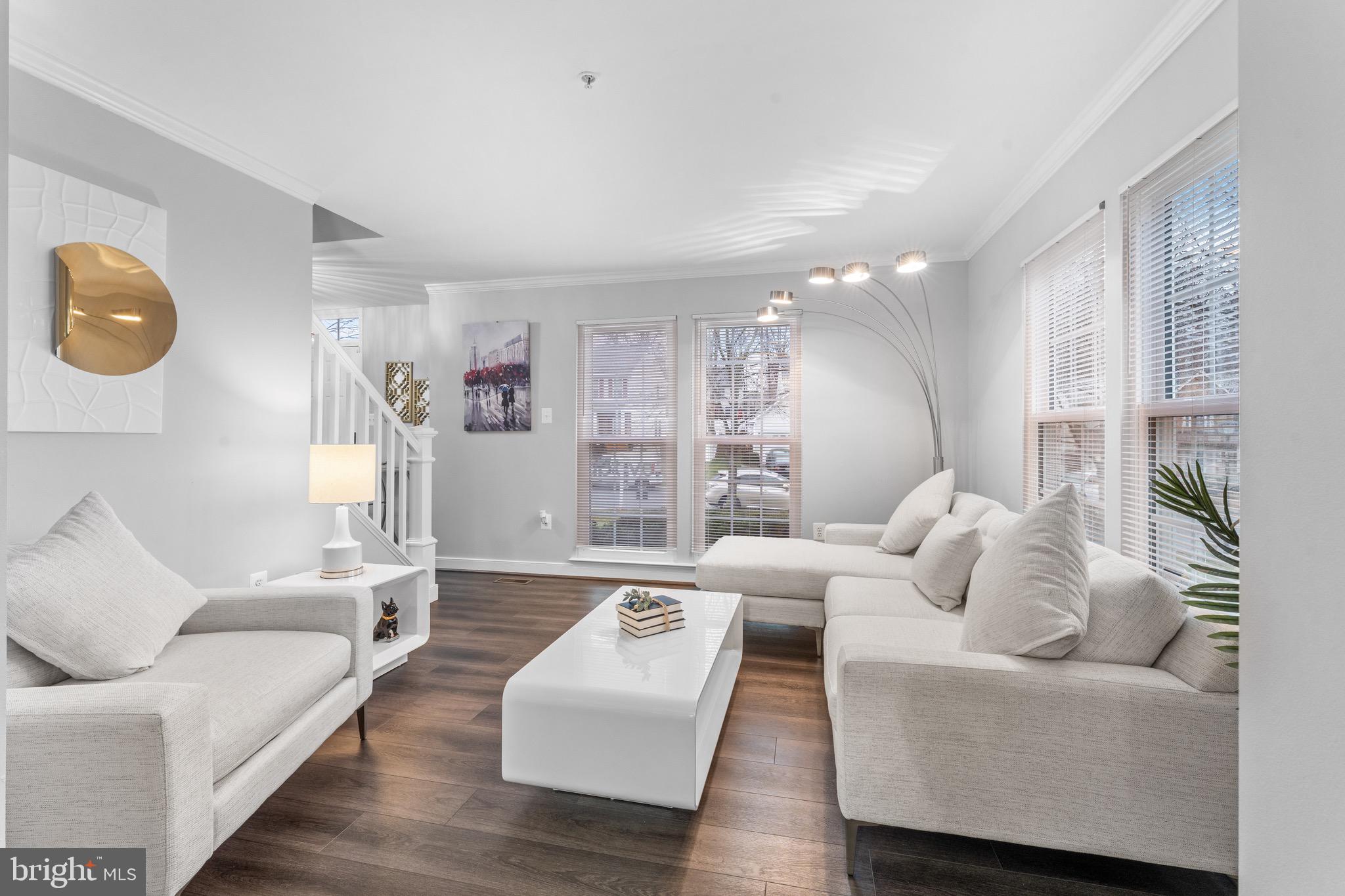 10106 GOLDFINCH COURT