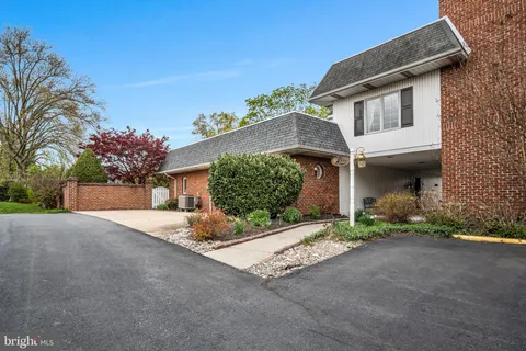 1950 Chestnut Street, Camp Hill, PA MLS: PACB2041464