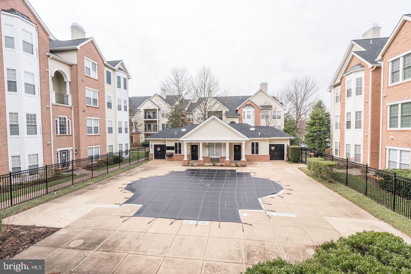 RANDOM HILLS - Residential