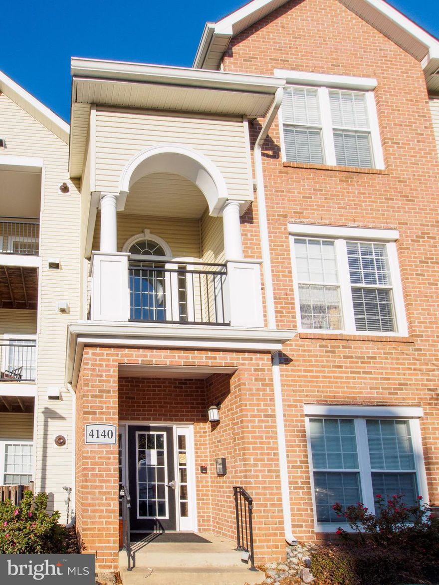 This top floor 2B2B unit with a gas fireplace and a private balcony. Secured building entrance. Open living room and dining area with vaulted ceiling. Spacious bedrooms with plenty closet area. Large size windows allow lots of nature light. Well maintained kitchen and in-unit laundry room. Convenient location near downtown Fairfax, Fairfax Corner, Fair Oaks Mall, and major commuter routes. Random Hills Condominium community offers fantastic amenities, including outdoor pool, playground. Move-in Ready, As-is Condition. Don't miss out! 2 residents parking and 1 guest parking, all unassigned and first come first served.