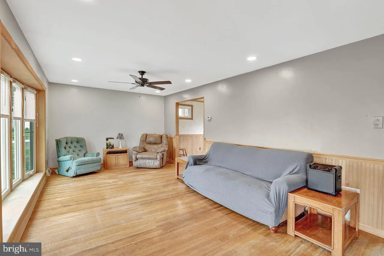 Beverly, New Jersey 08010, United States, 3 Bedrooms Bedrooms, ,2 BathroomsBathrooms,Residential,Active,106270