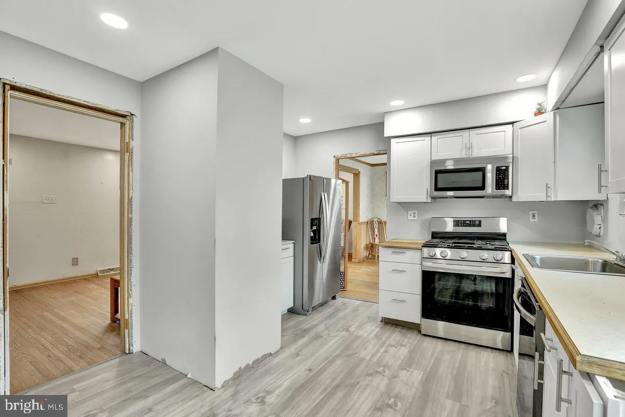 Beverly, New Jersey 08010, United States, 3 Bedrooms Bedrooms, ,2 BathroomsBathrooms,Residential,Active,106270