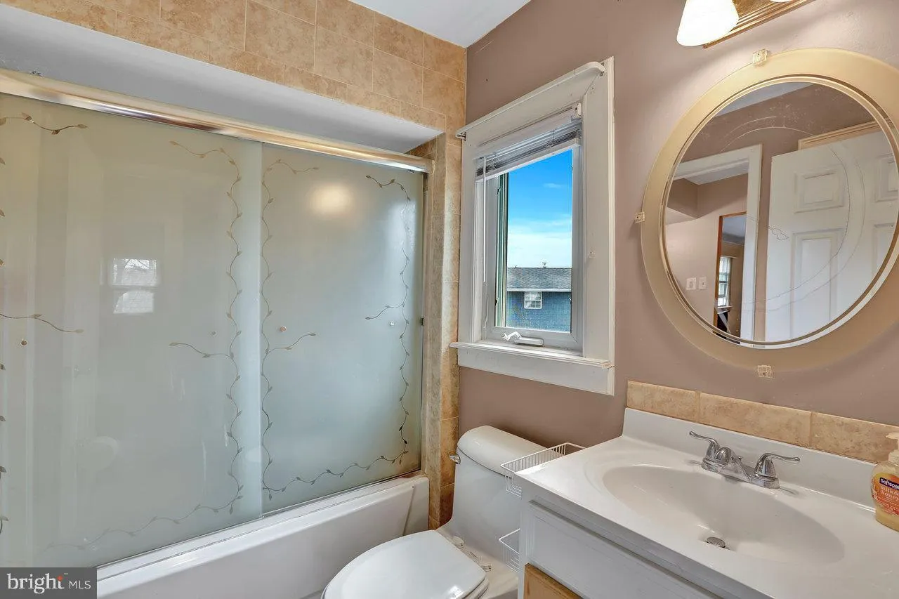 Beverly, New Jersey 08010, United States, 3 Bedrooms Bedrooms, ,2 BathroomsBathrooms,Residential,Active,106270