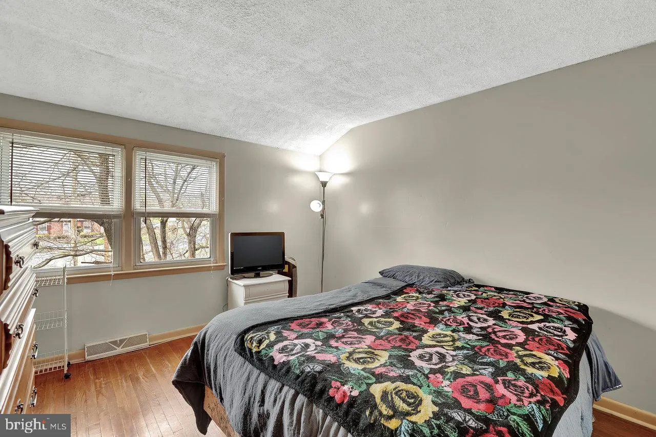 Beverly, New Jersey 08010, United States, 3 Bedrooms Bedrooms, ,2 BathroomsBathrooms,Residential,Active,106270