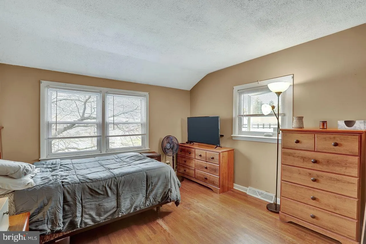 Beverly, New Jersey 08010, United States, 3 Bedrooms Bedrooms, ,2 BathroomsBathrooms,Residential,Active,106270