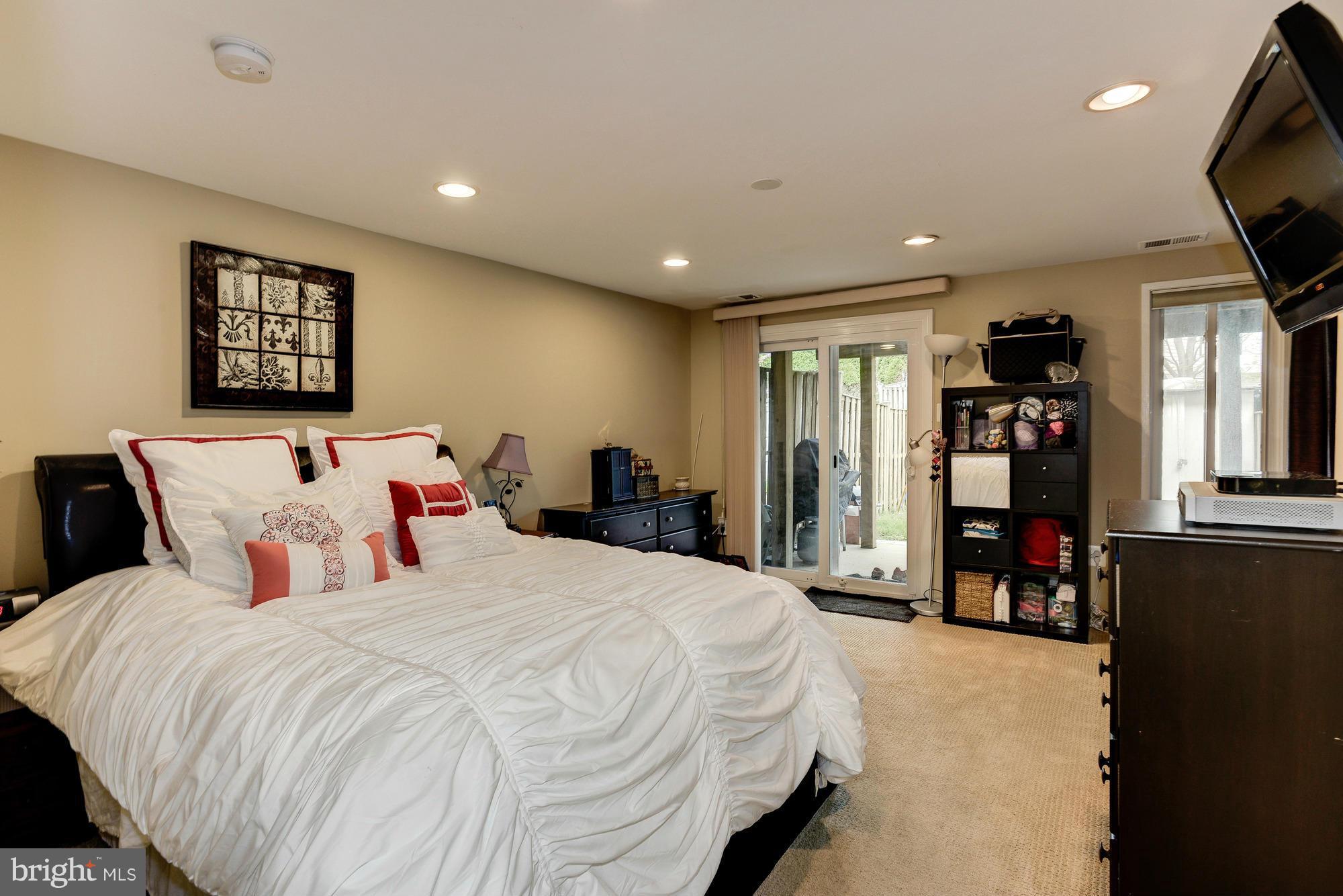 CHESTNUT HILLS - Residential