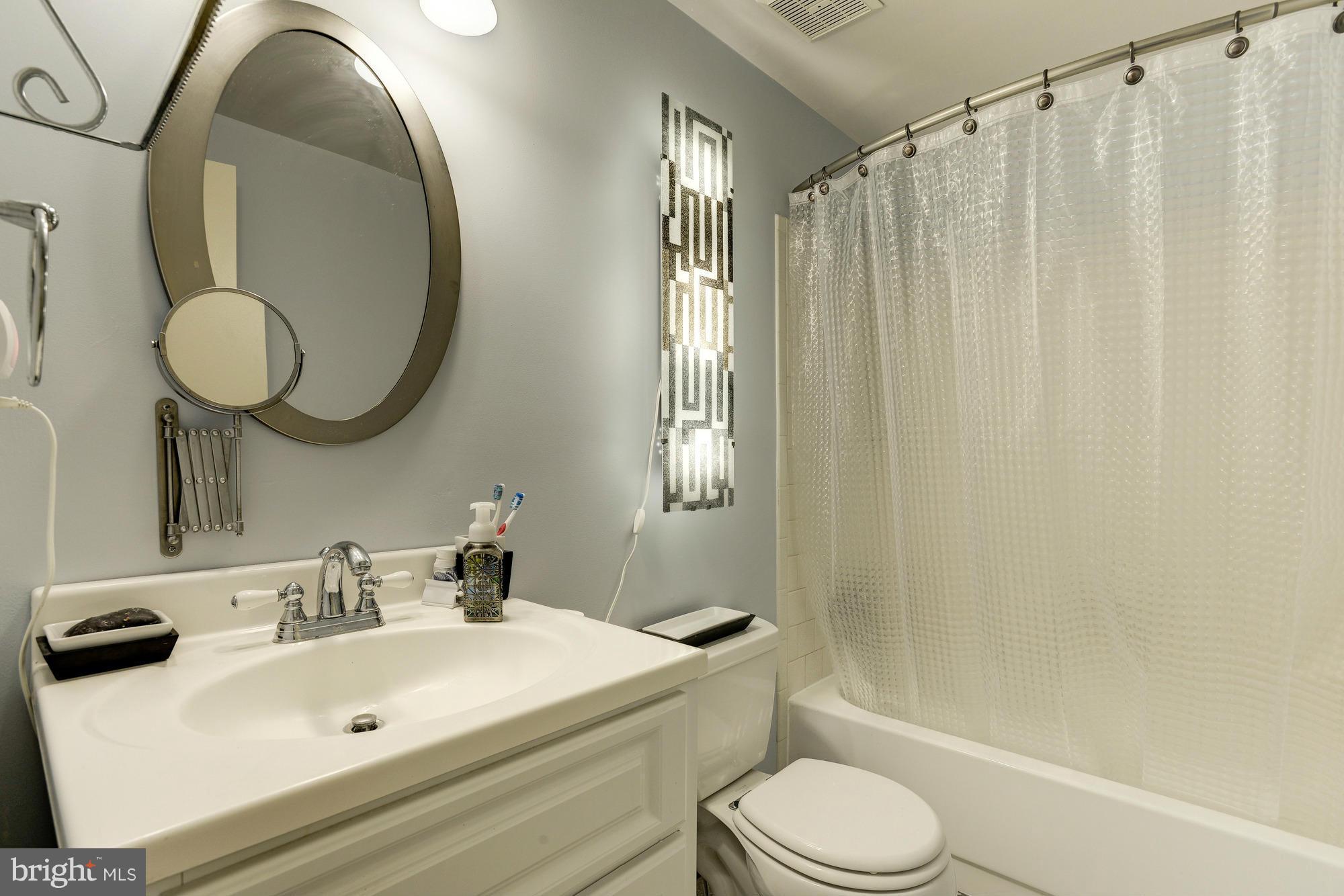 CHESTNUT HILLS - Residential