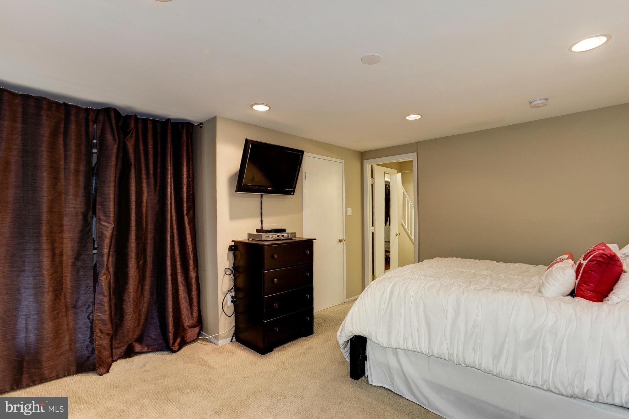 CHESTNUT HILLS - Residential