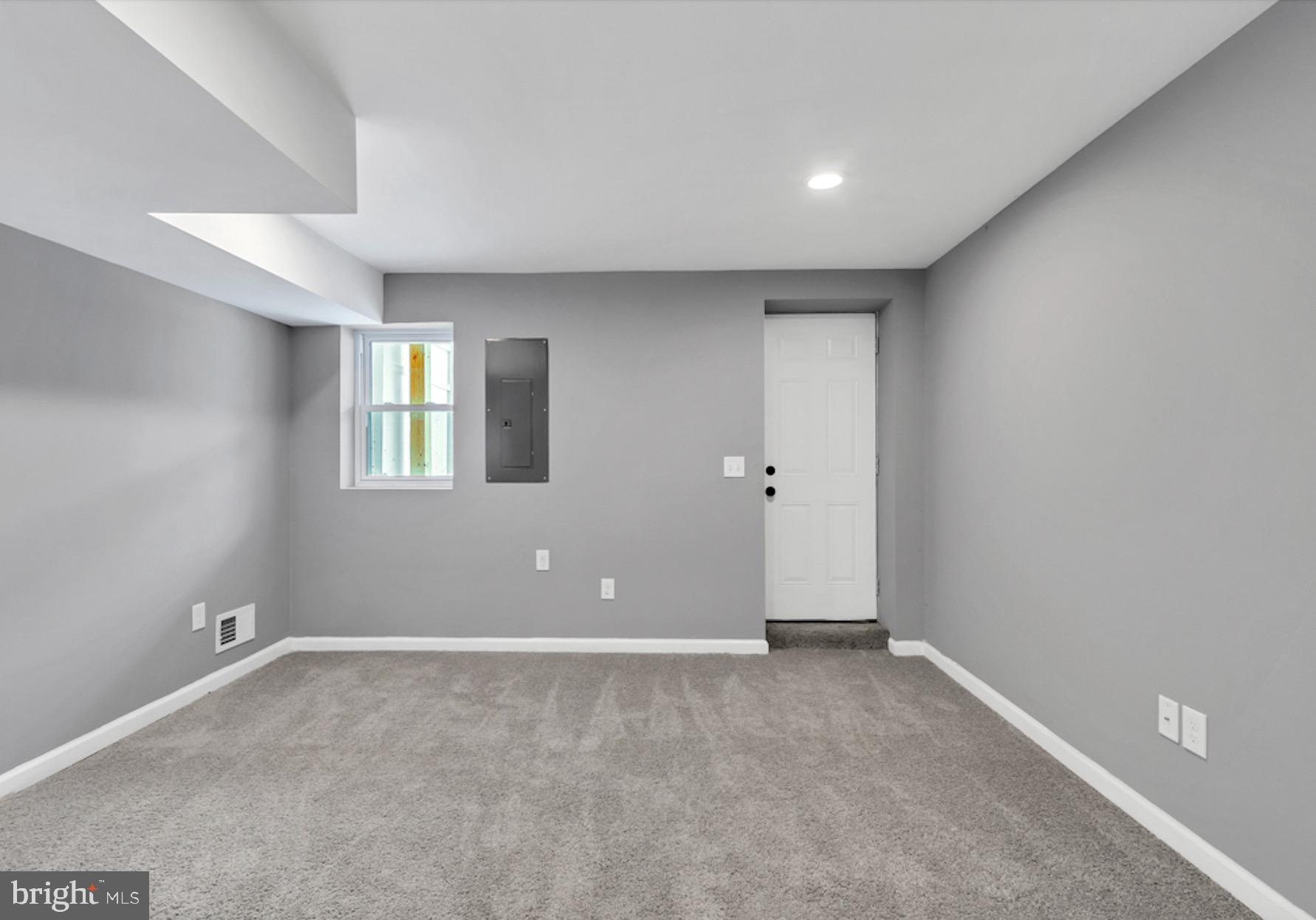 BROADWAY EAST - Residential