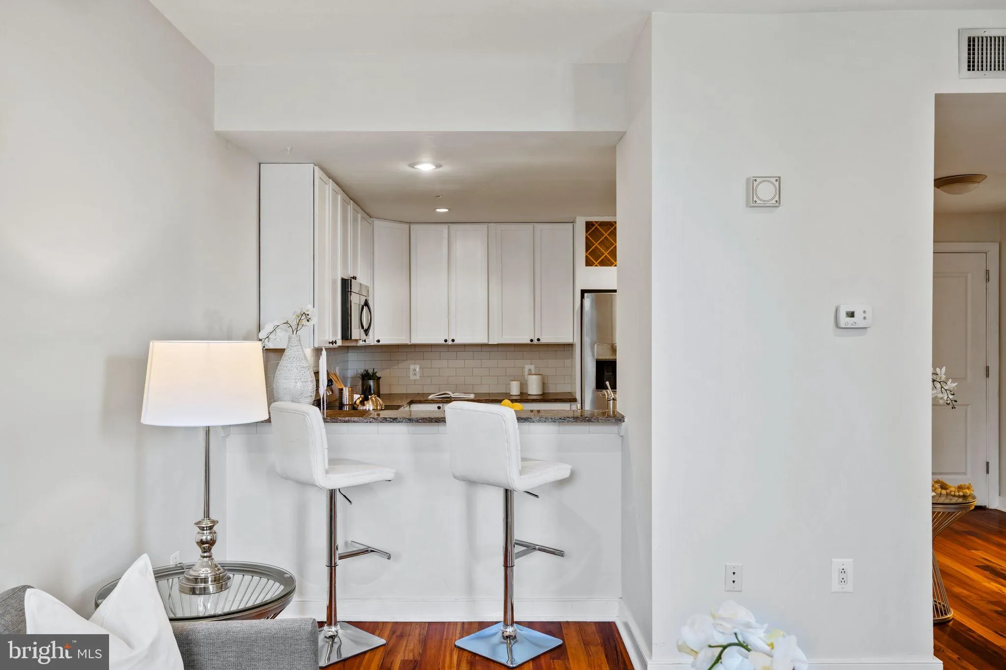 Philadelphia, Pennsylvania 19102, United States, 1 Bedroom Bedrooms, ,1 BathroomBathrooms,Residential,Pending,198185