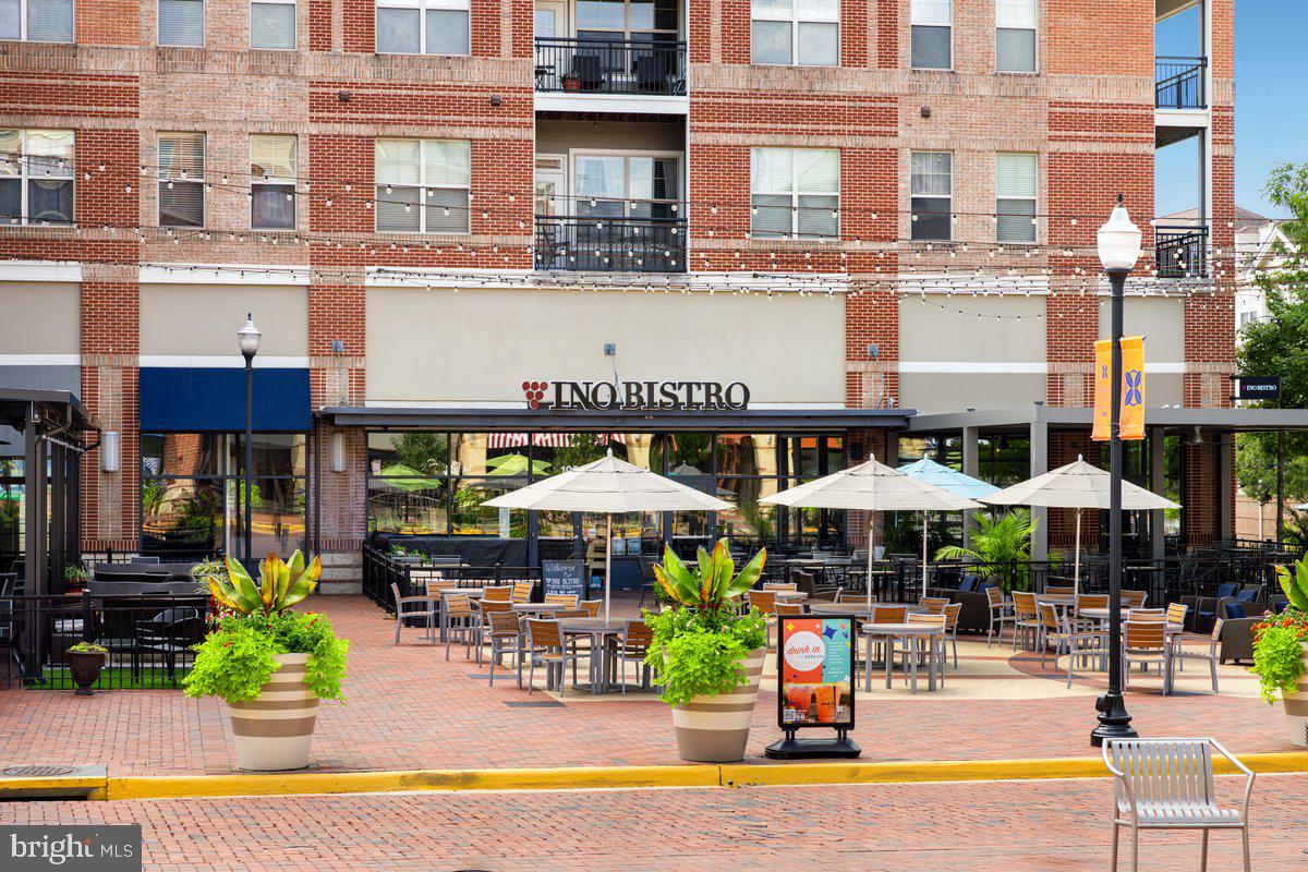 RIVER POINTE - Residential