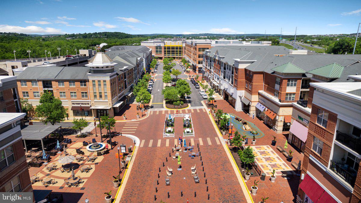 RIVER POINTE - Residential