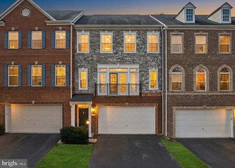 Townhouse For Sale - 1781 Moultrie Terrace<br/> LEESBURG, VA 20176