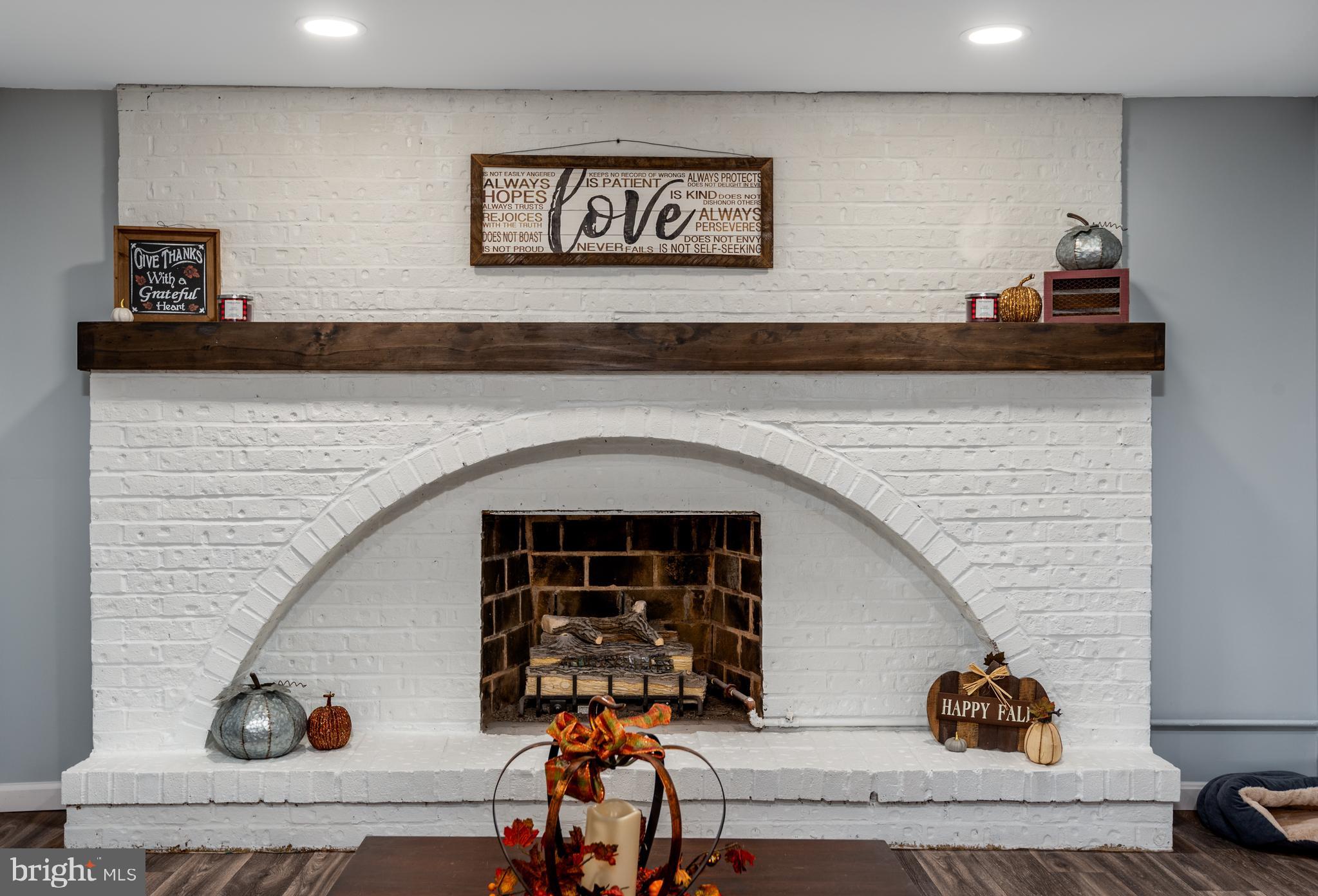 WHITE ROCK ACRES - Residential