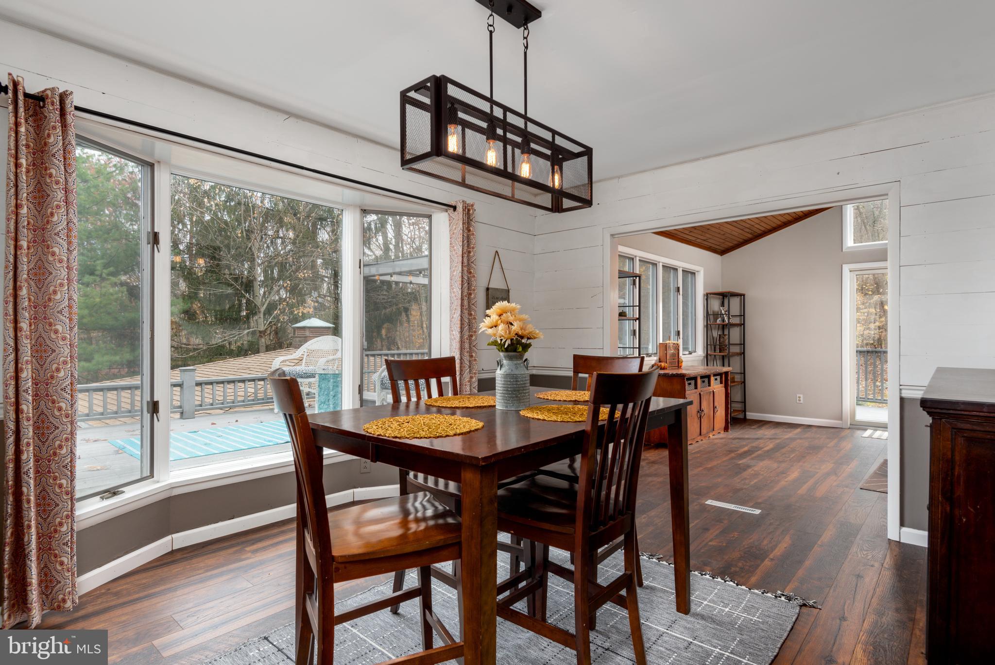 WHITE ROCK ACRES - Residential