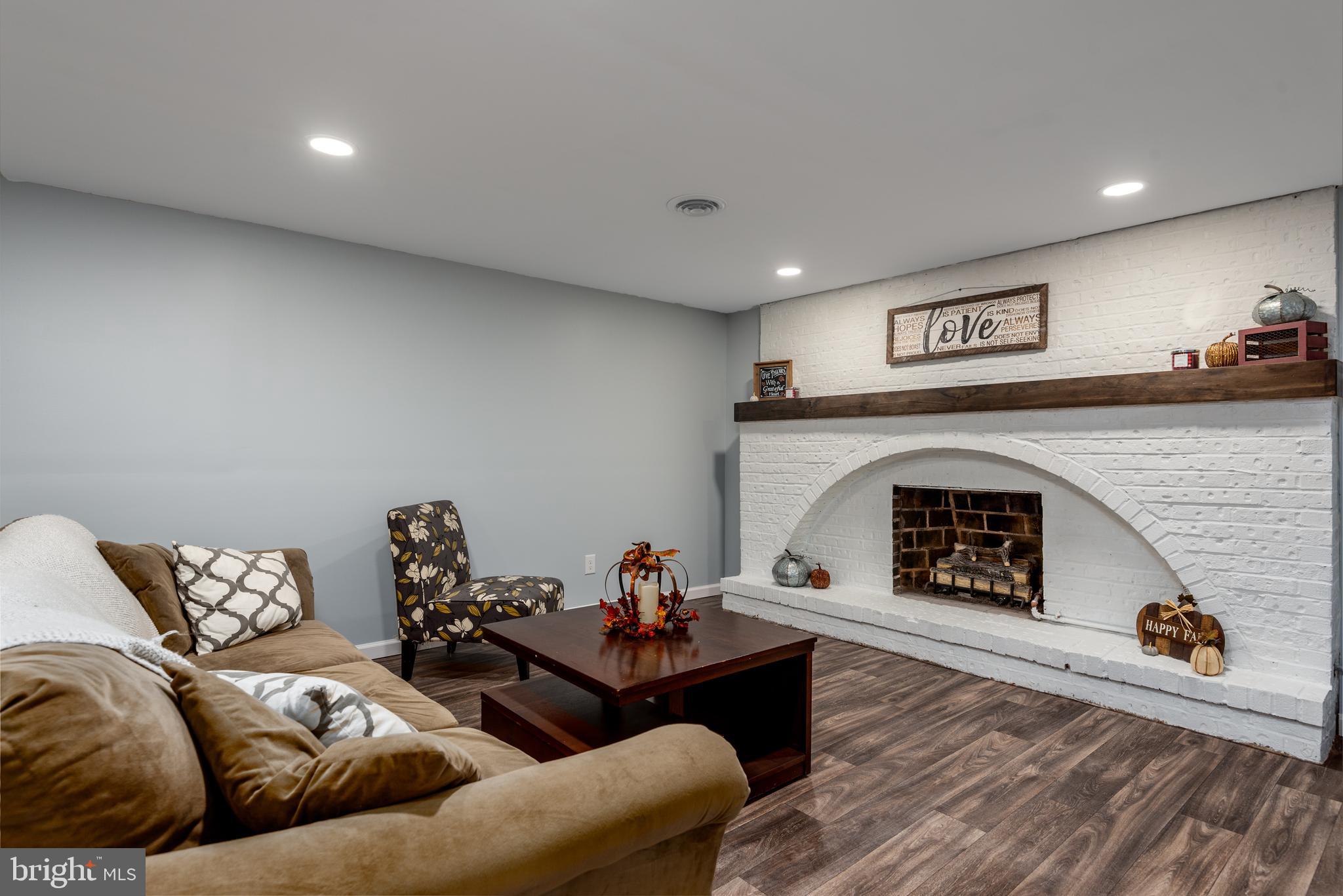 WHITE ROCK ACRES - Residential