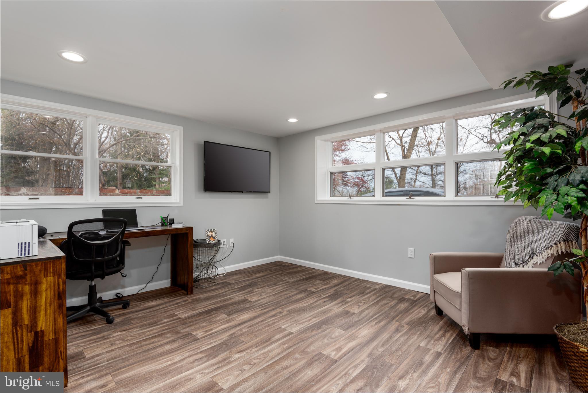 WHITE ROCK ACRES - Residential