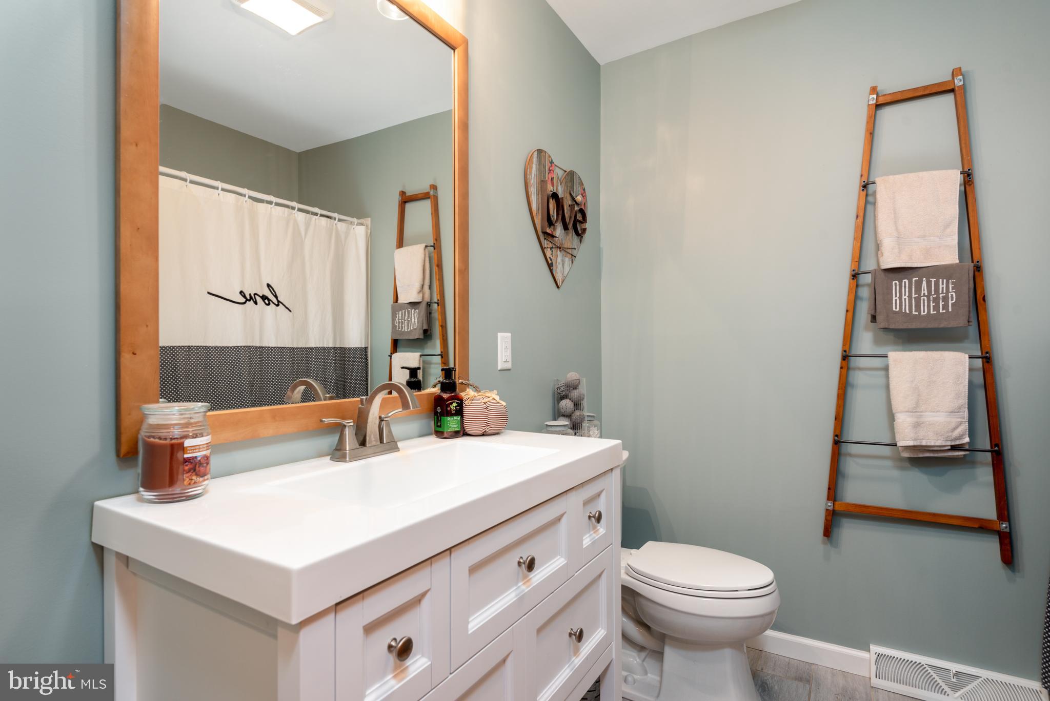 WHITE ROCK ACRES - Residential