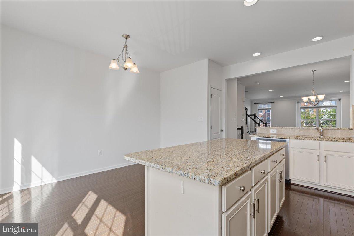 LOUDOUN VALLEY ESTATES 2 - Residential Lease