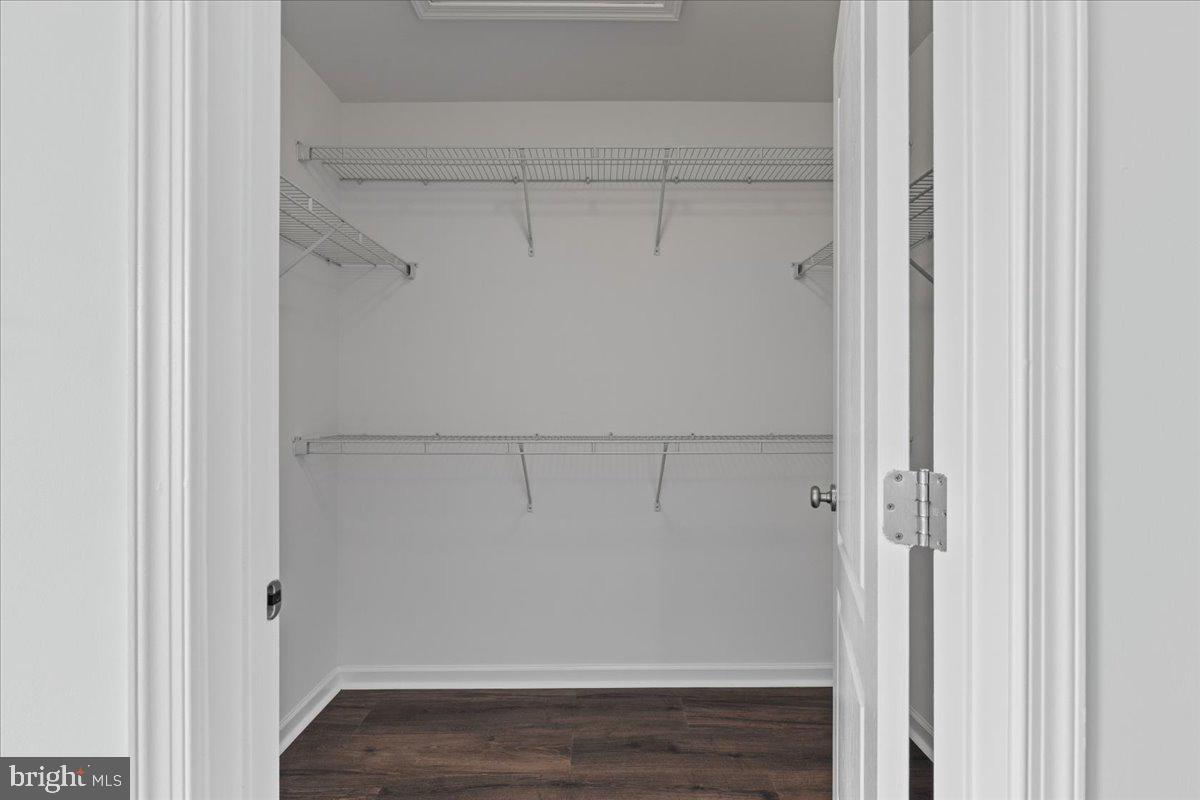 LOUDOUN VALLEY ESTATES 2 - Residential Lease