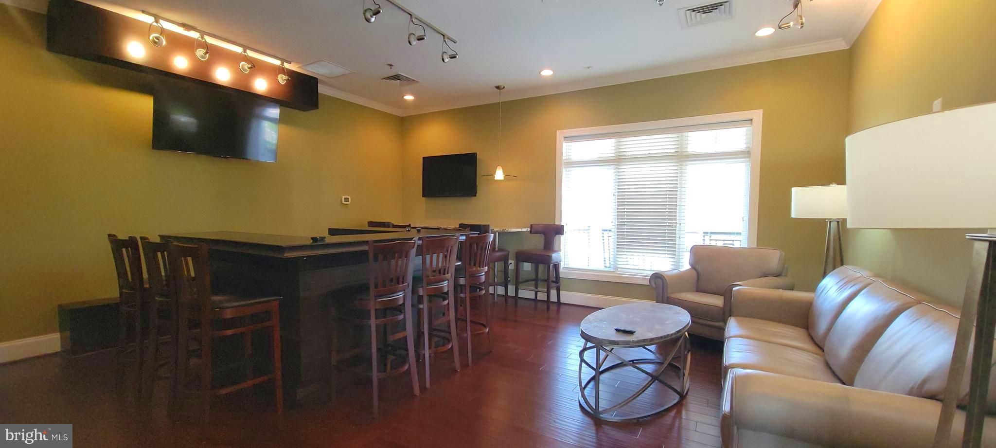 LOUDOUN VALLEY ESTATES 2 - Residential Lease