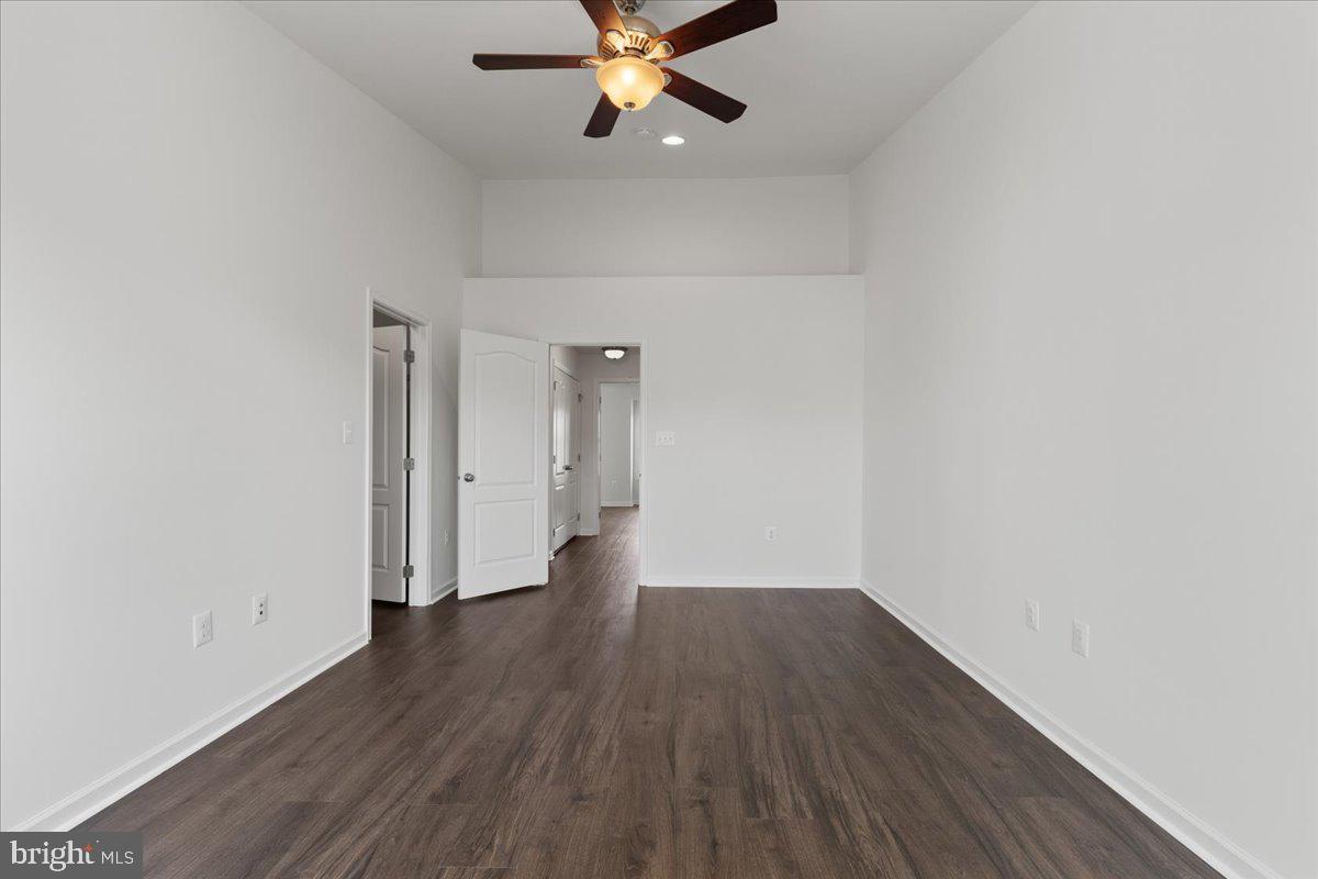 LOUDOUN VALLEY ESTATES 2 - Residential Lease