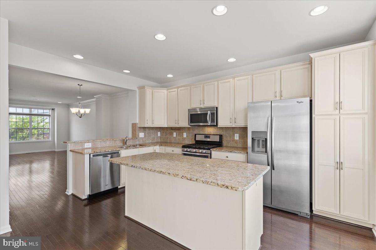 LOUDOUN VALLEY ESTATES 2 - Residential Lease