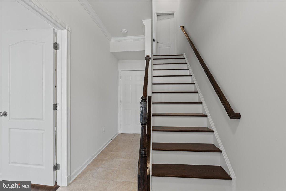 LOUDOUN VALLEY ESTATES 2 - Residential Lease