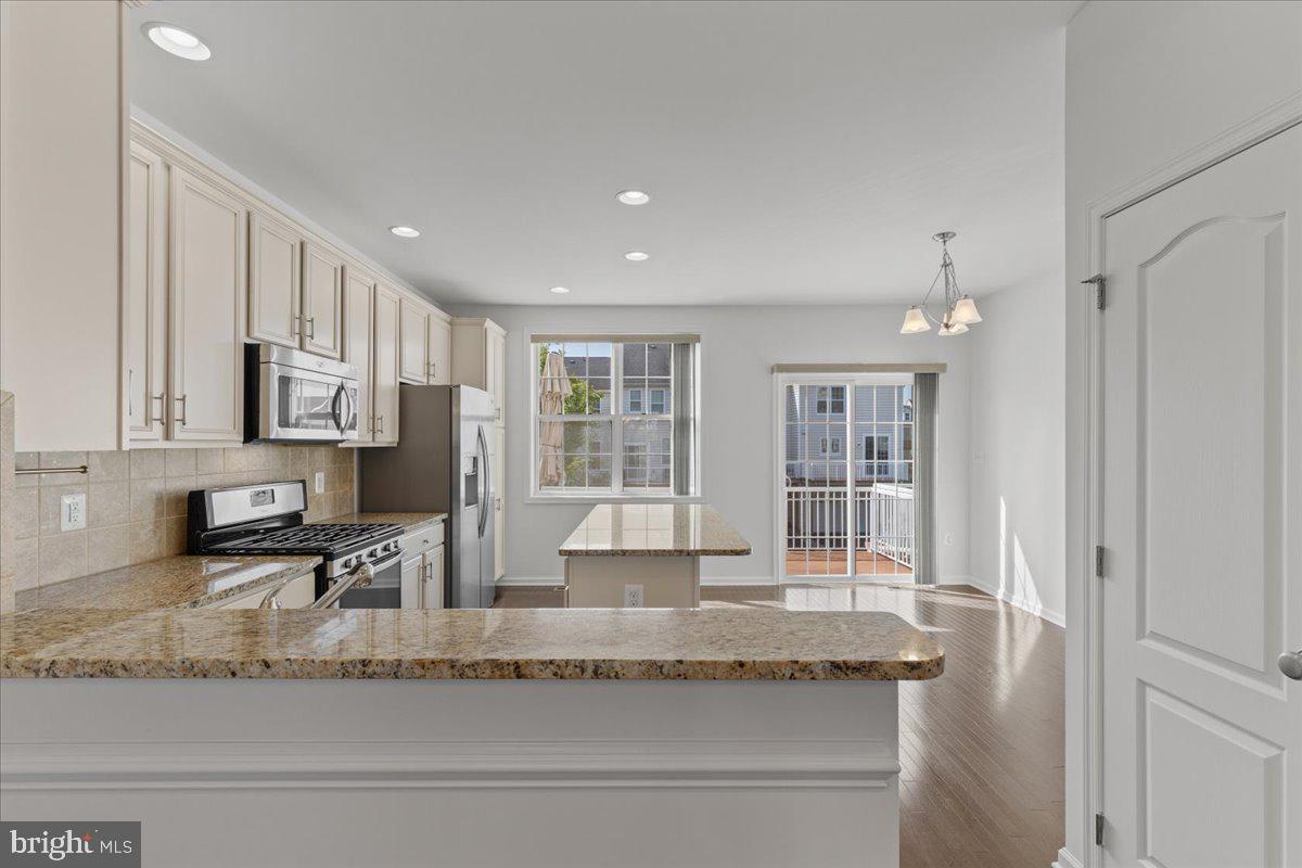 LOUDOUN VALLEY ESTATES 2 - Residential Lease