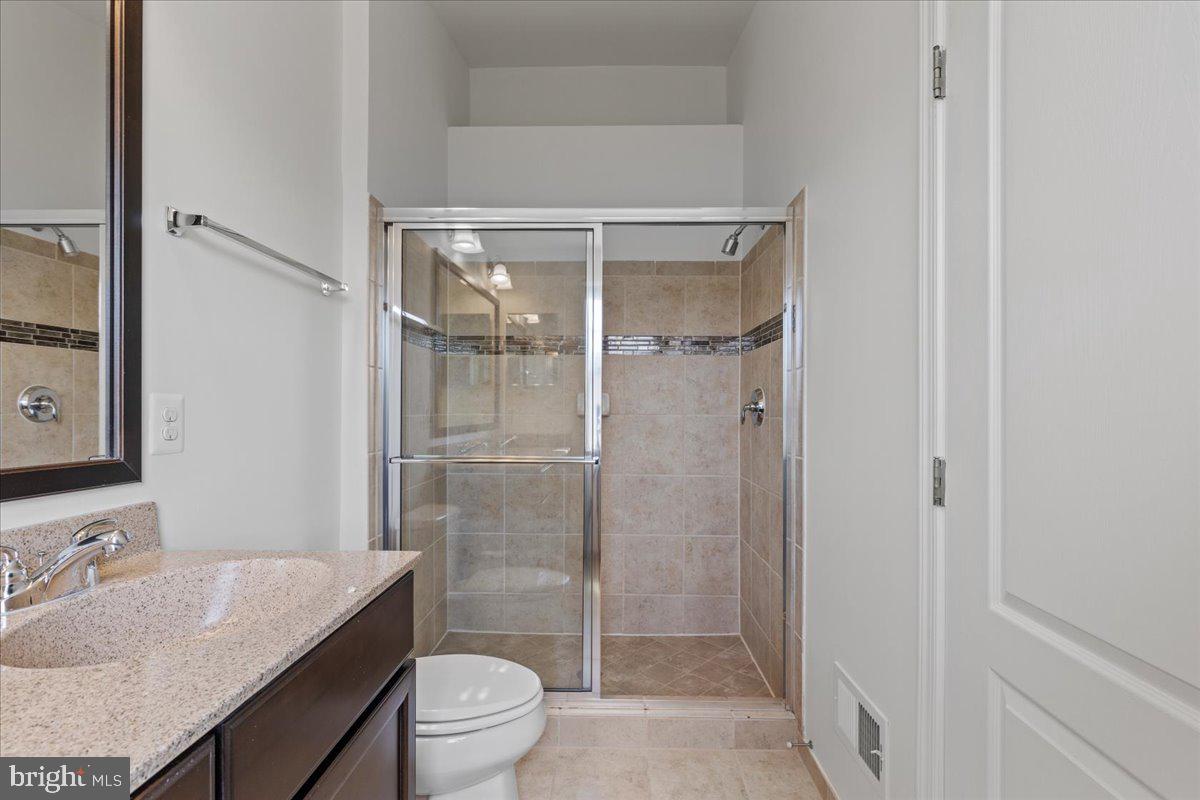 LOUDOUN VALLEY ESTATES 2 - Residential Lease